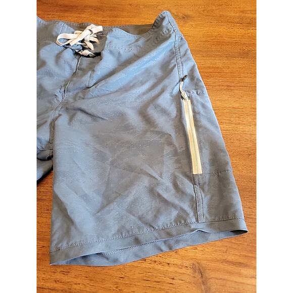 UNDER ARMOUR Swim Trunk Shorts Mens Size 32 Loose Board Shorts Heat Blue - Picture 2 of 8